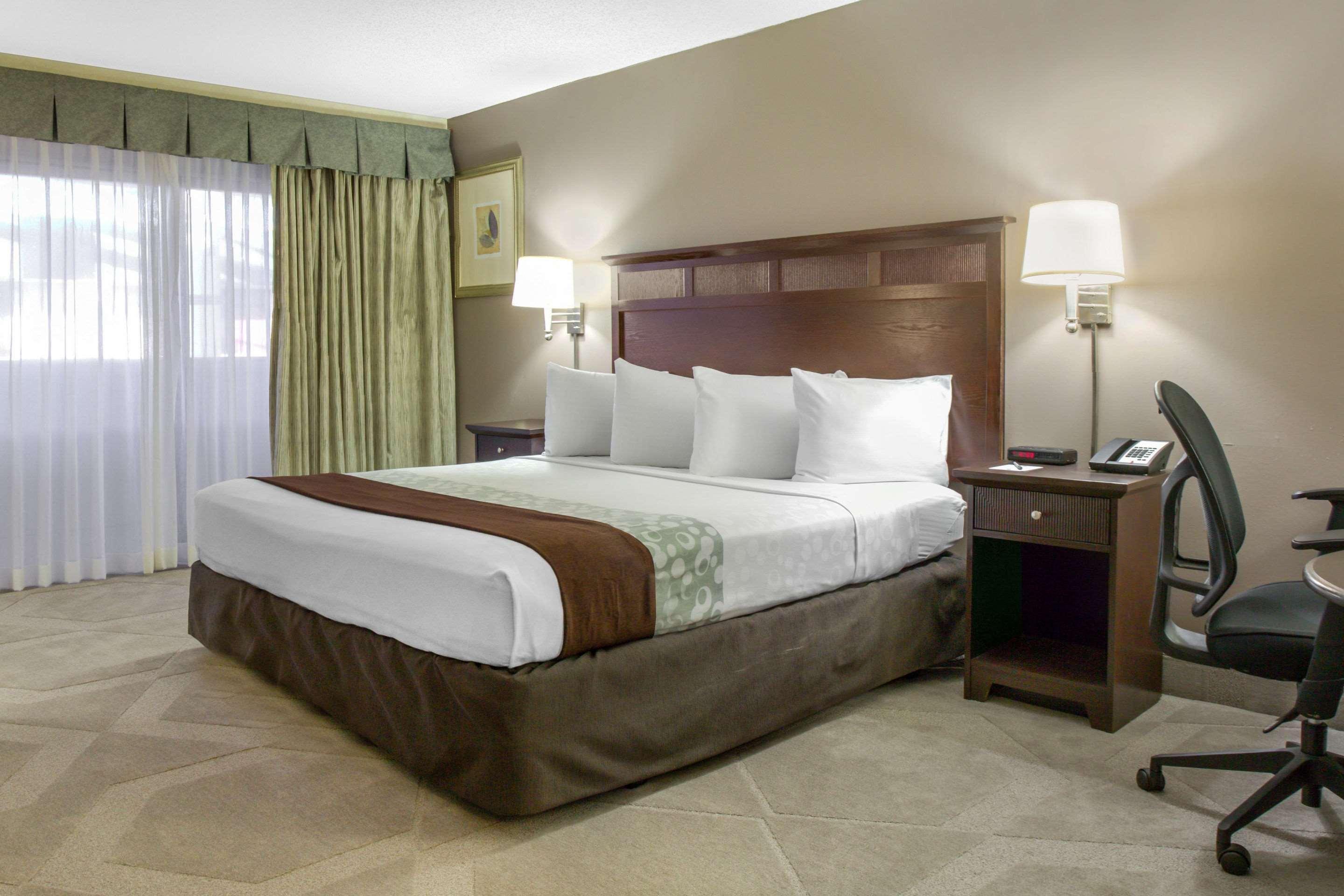 Clarion Hotel Orlando International Airport Экстерьер фото
