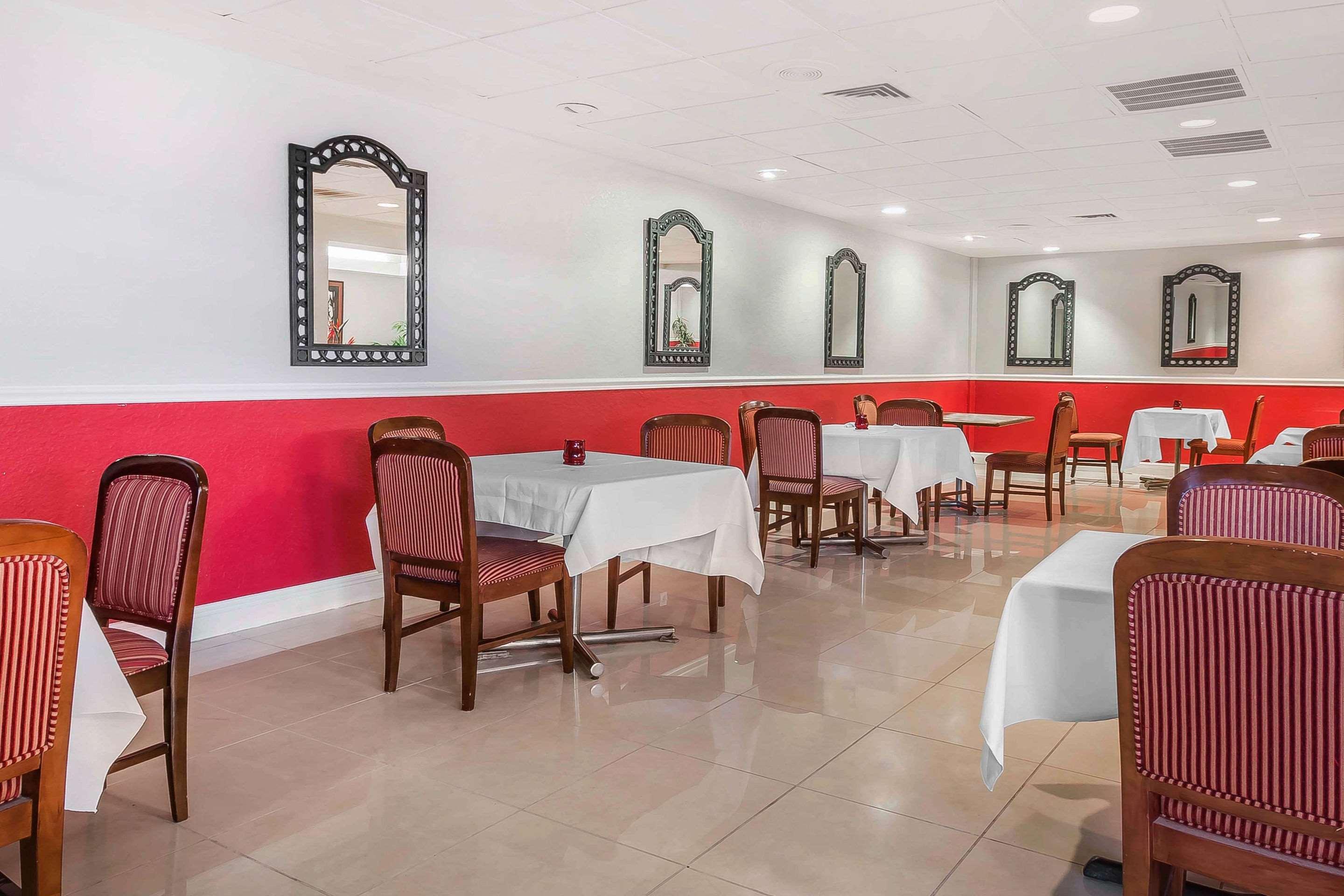 Clarion Hotel Orlando International Airport Экстерьер фото