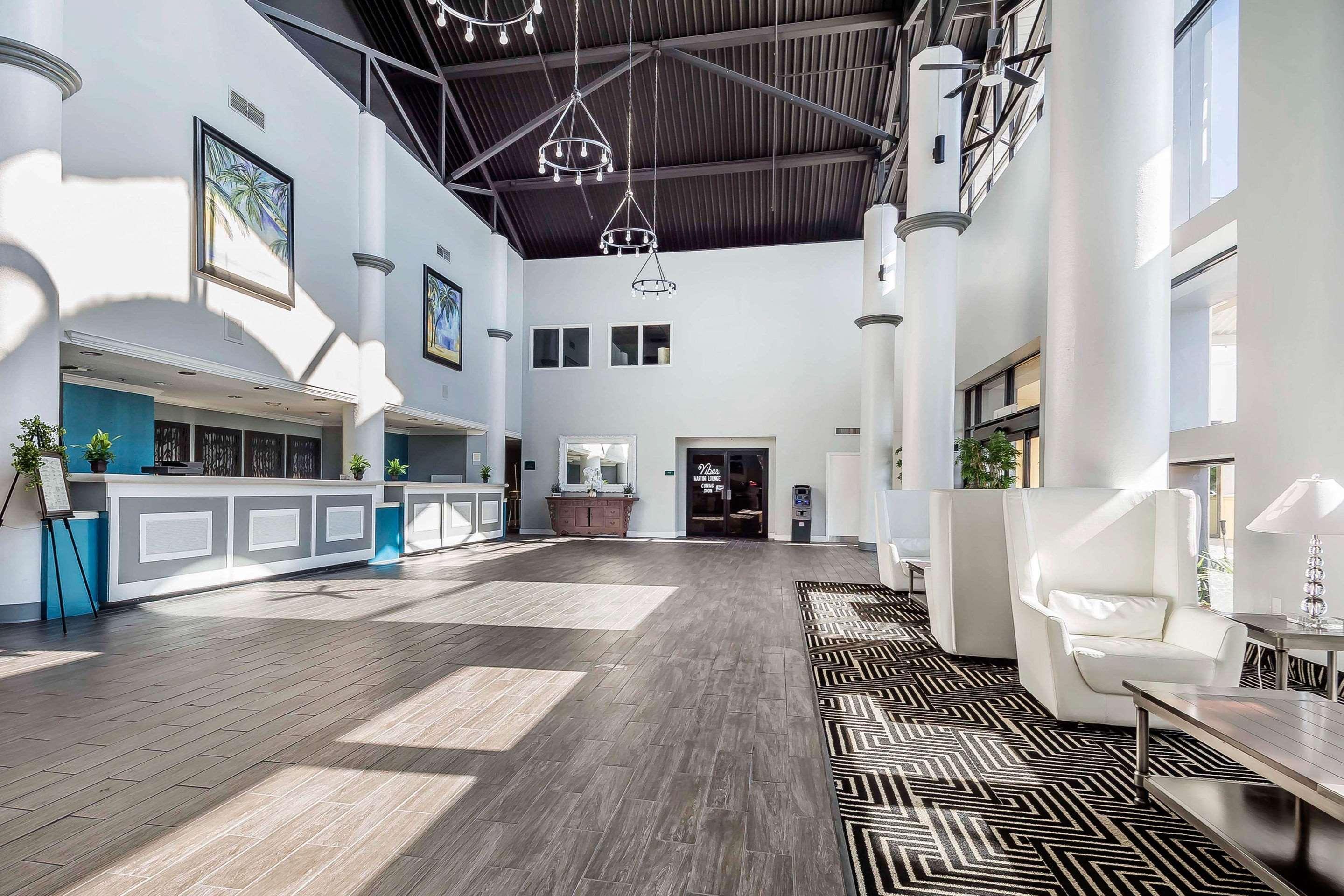 Clarion Hotel Orlando International Airport Экстерьер фото