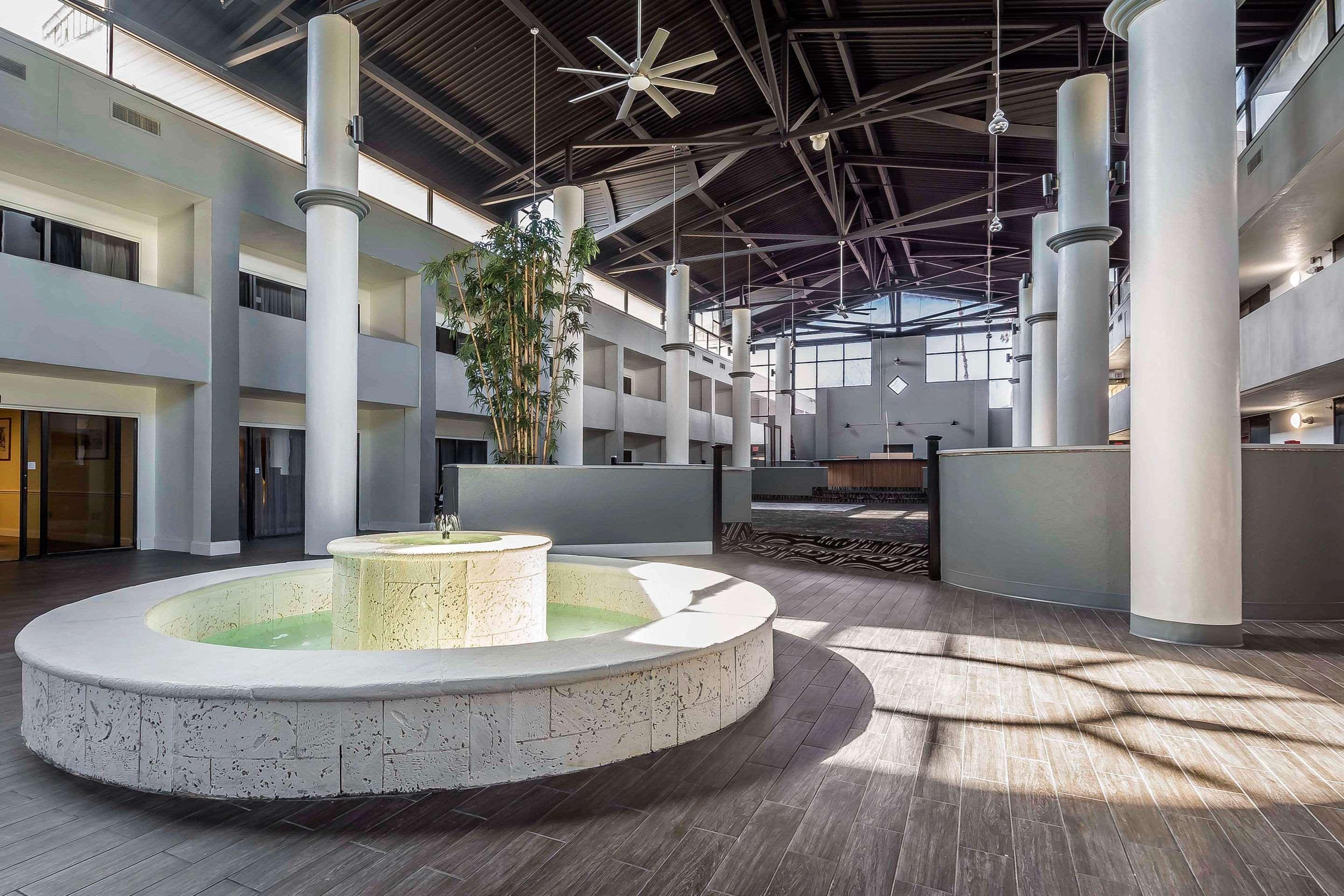 Clarion Hotel Orlando International Airport Экстерьер фото